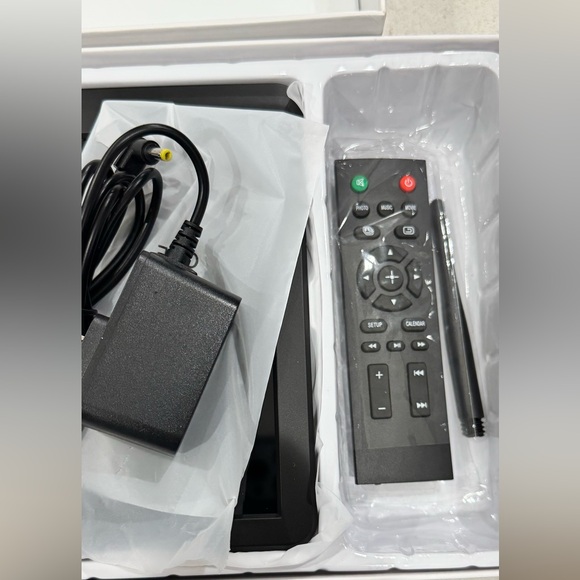 Digital Photo Frame - Picture 4 of 6